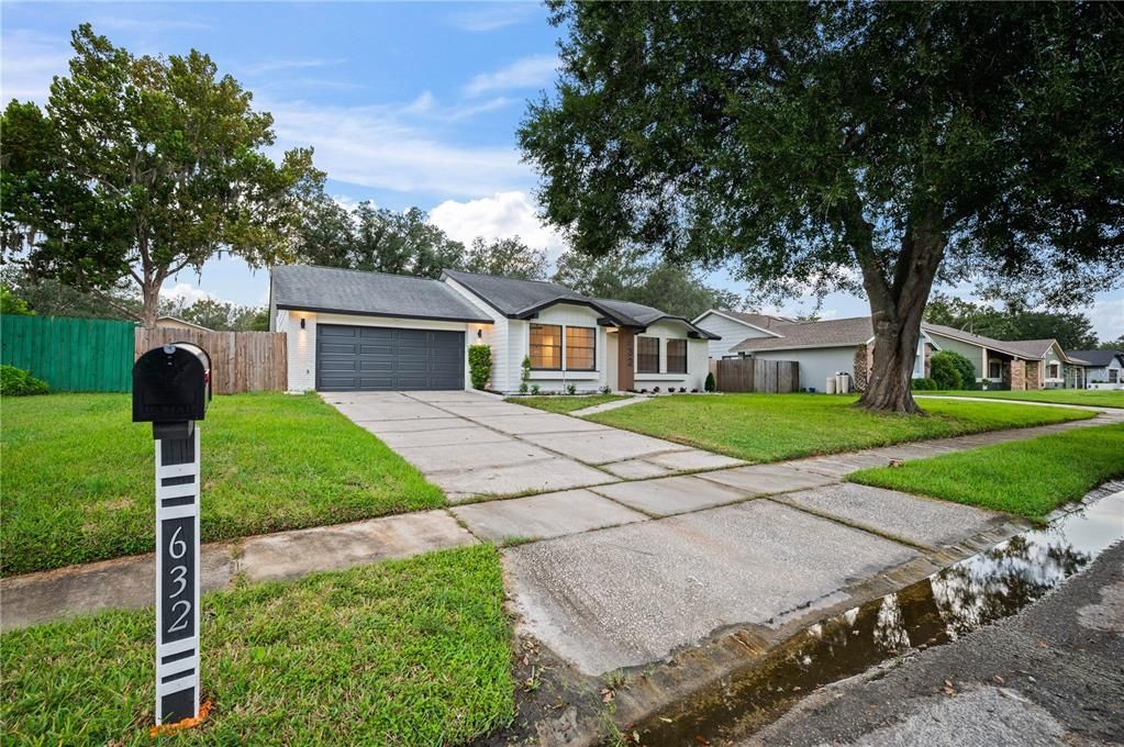 En Venta: $574,900 (4 camas, 2 baños, 1917 Pies cuadrados)