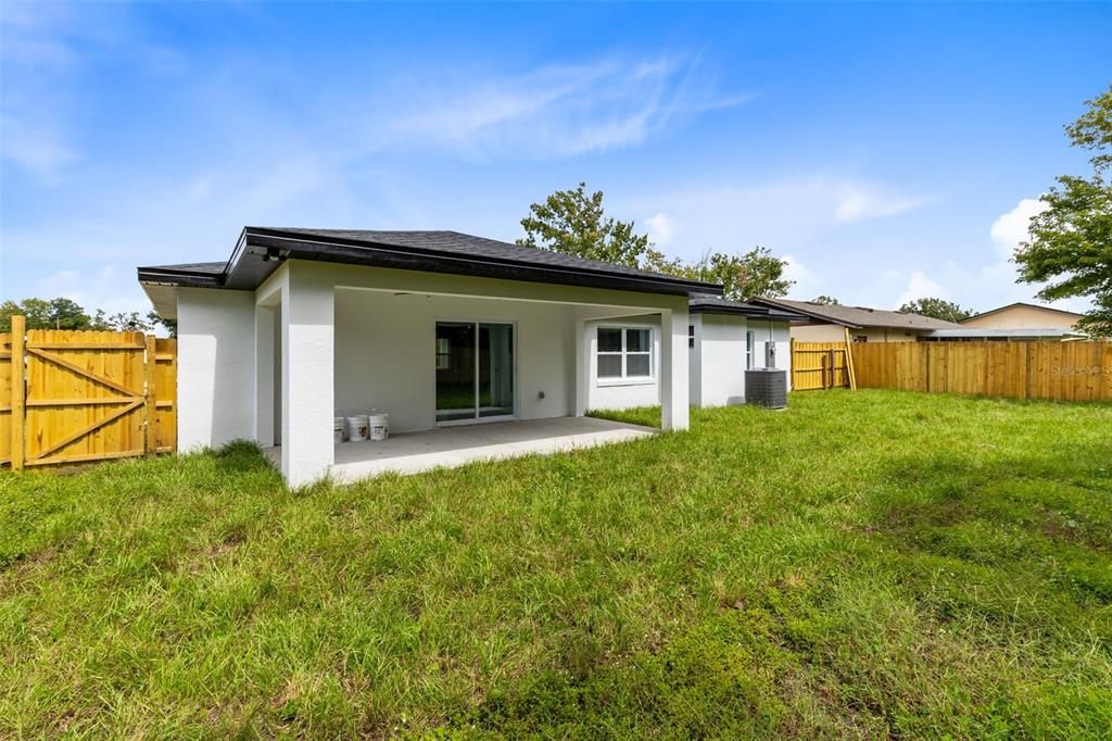 En Venta: $340,000 (4 camas, 2 baños, 1469 Pies cuadrados)