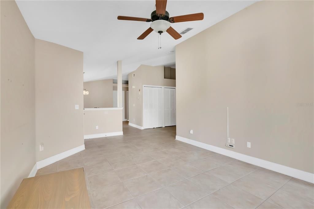 En Venta: $199,000 (3 camas, 2 baños, 1245 Pies cuadrados)