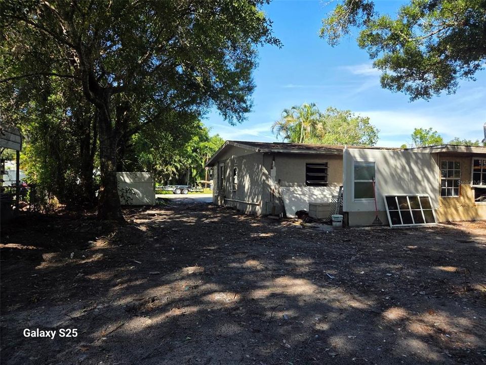 For Sale: $145,000 (3 beds, 1 baths, 1320 Square Feet)
