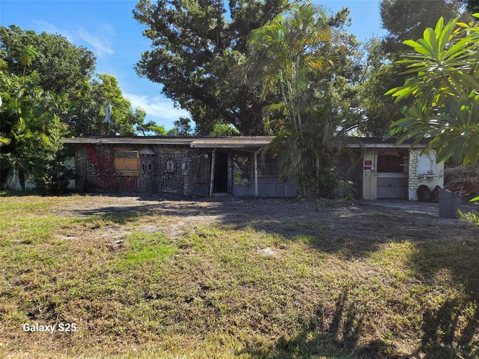 For Sale: $145,000 (3 beds, 1 baths, 1320 Square Feet)