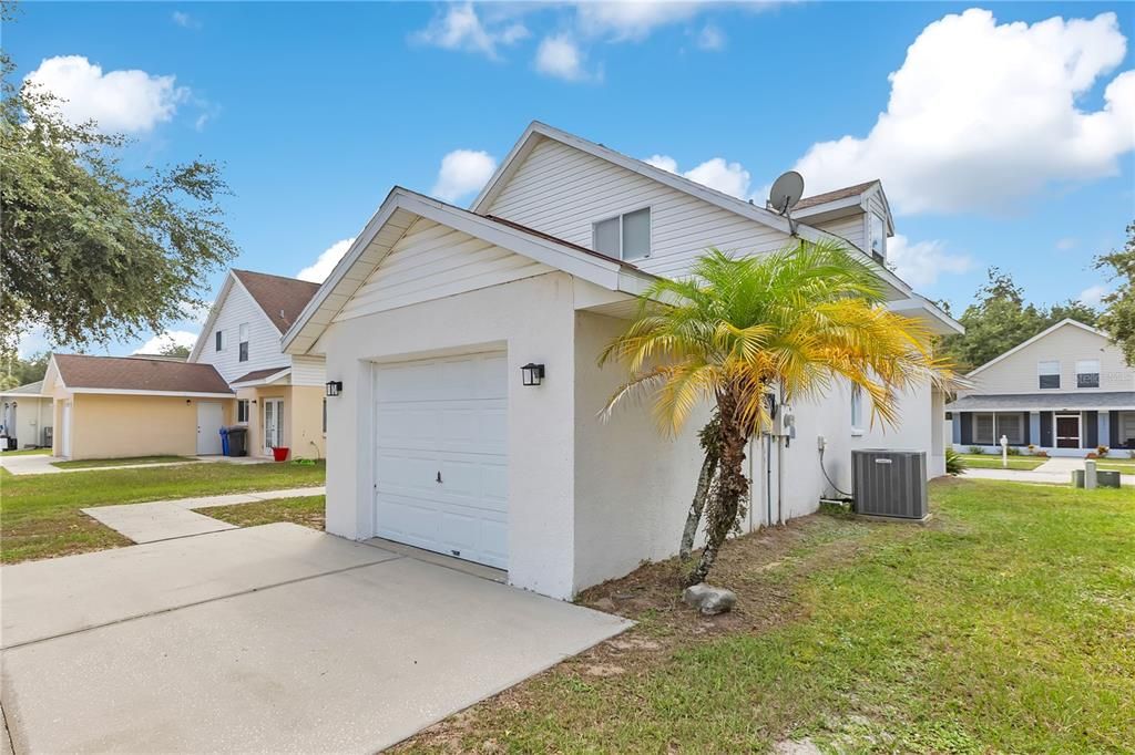 待售: $299,900 (4 贝兹, 2 浴室, 1425 平方英尺)