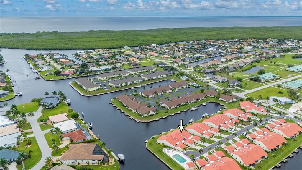 На продажу: $299,000 (2 спален, 2 ванн, 1441 Квадратных фут)