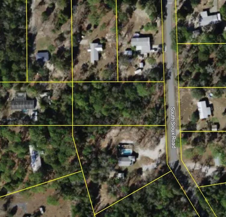 待售: $65,000 (1.11 acres)