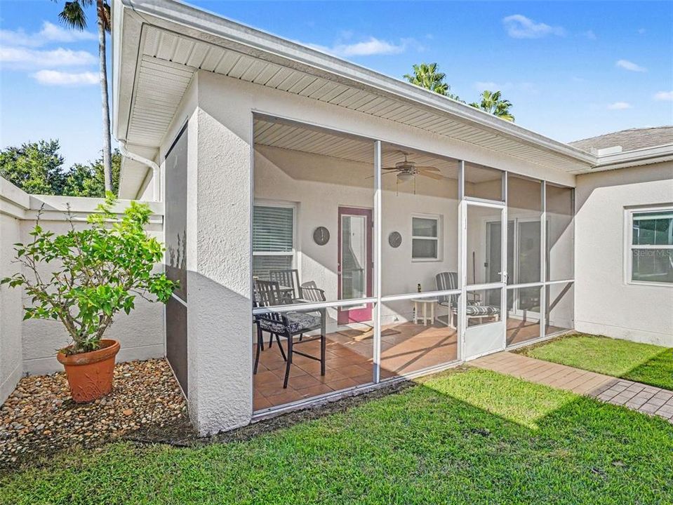 For Sale: $249,900 (2 beds, 2 baths, 1317 Square Feet)