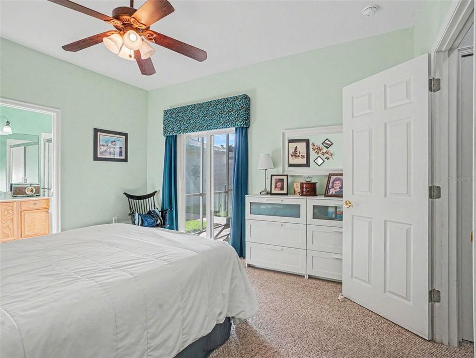 For Sale: $249,900 (2 beds, 2 baths, 1317 Square Feet)