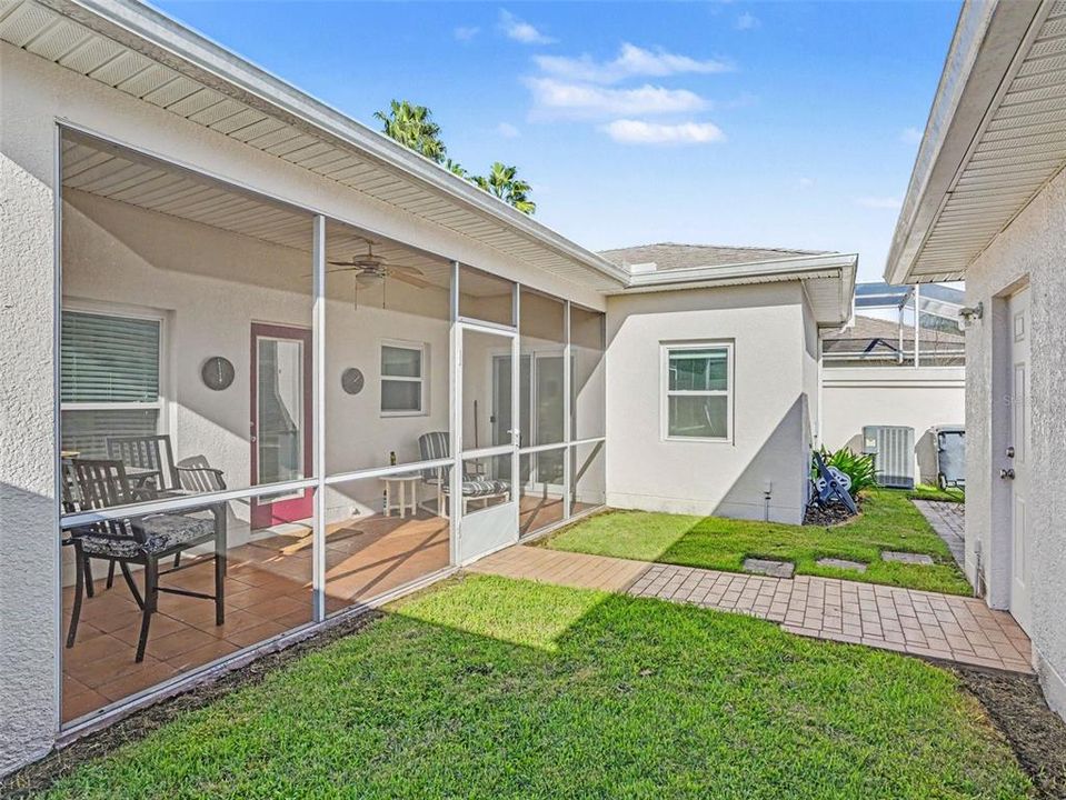 For Sale: $249,900 (2 beds, 2 baths, 1317 Square Feet)