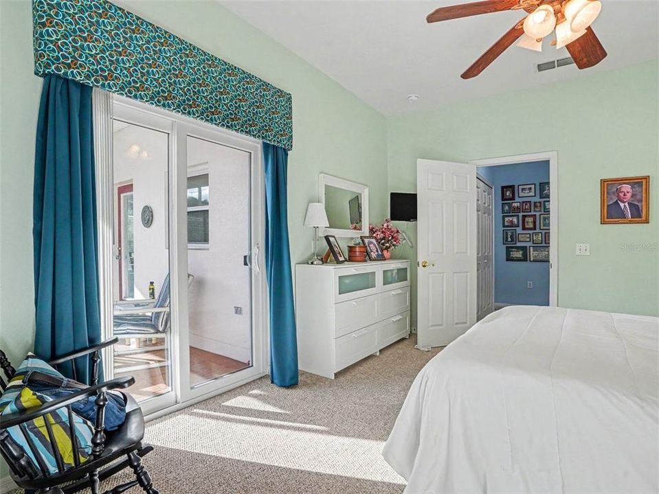 For Sale: $249,900 (2 beds, 2 baths, 1317 Square Feet)