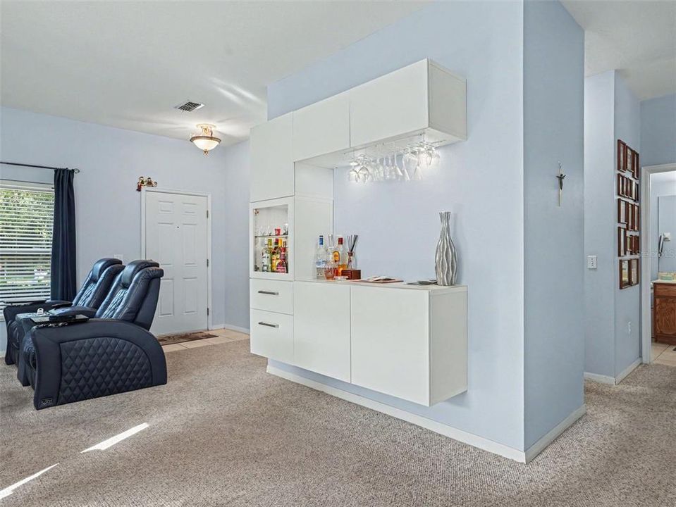 For Sale: $249,900 (2 beds, 2 baths, 1317 Square Feet)