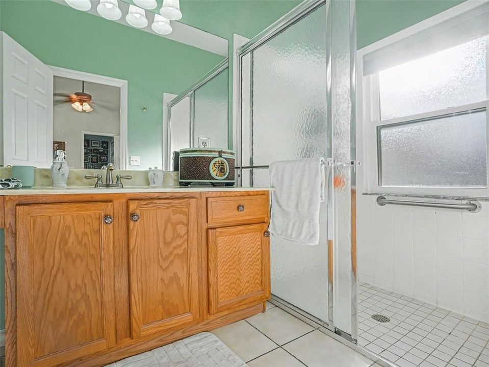 For Sale: $249,900 (2 beds, 2 baths, 1317 Square Feet)