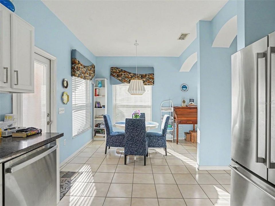 For Sale: $249,900 (2 beds, 2 baths, 1317 Square Feet)