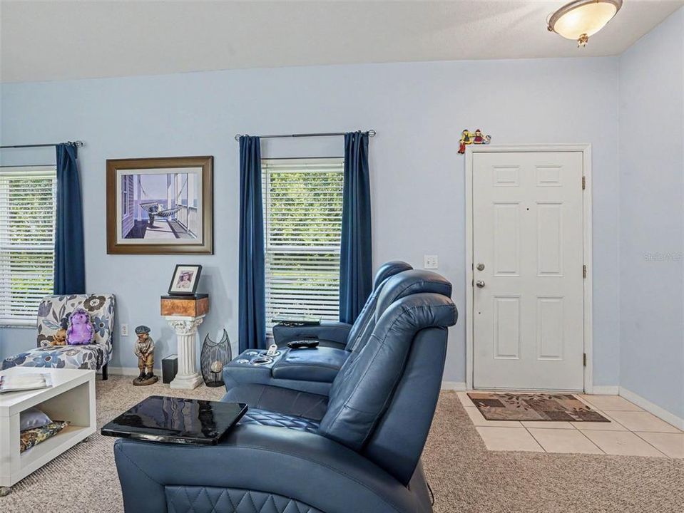 For Sale: $249,900 (2 beds, 2 baths, 1317 Square Feet)