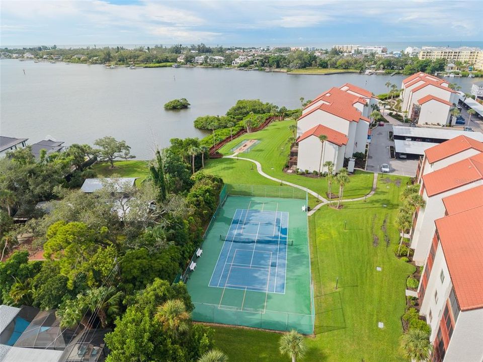 En Venta: $315,000 (2 camas, 2 baños, 1016 Pies cuadrados)