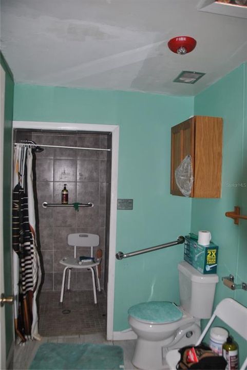 For Rent: $4,500 (5 beds, 2 baths, 1759 Square Feet)