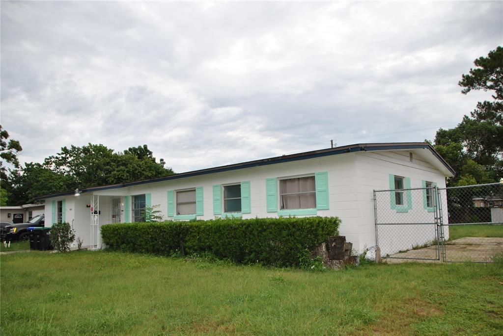 For Rent: $4,500 (5 beds, 2 baths, 1759 Square Feet)