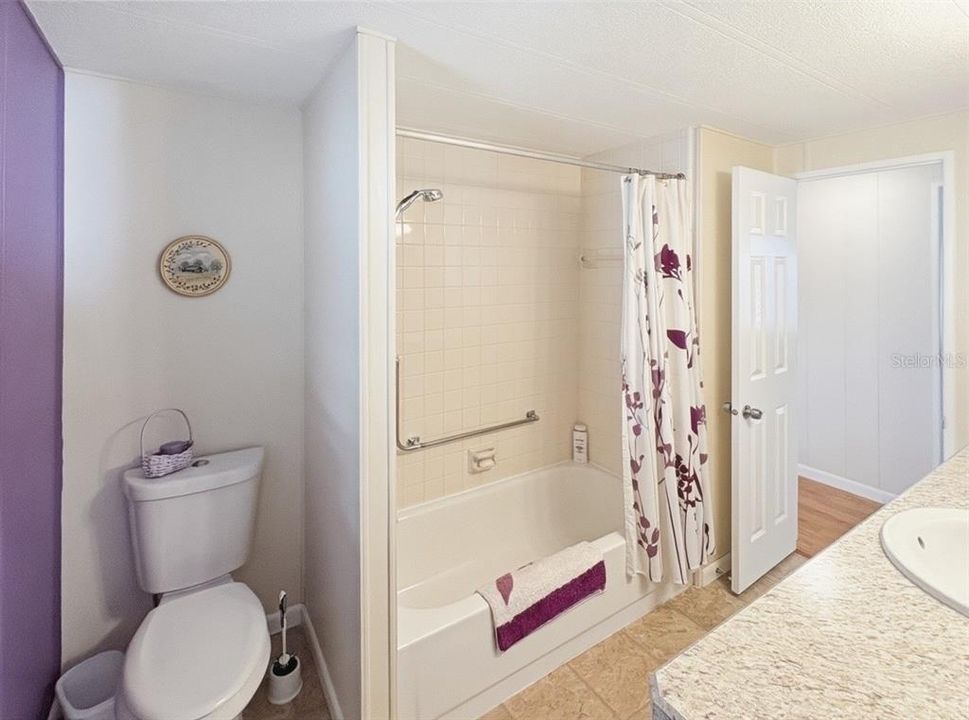 For Sale: $179,900 (2 beds, 2 baths, 1120 Square Feet)