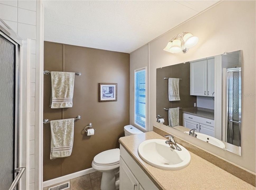 For Sale: $179,900 (2 beds, 2 baths, 1120 Square Feet)