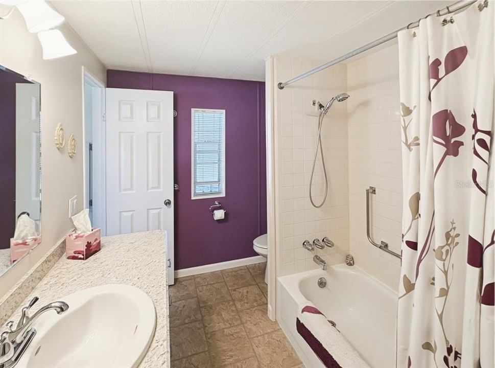 For Sale: $179,900 (2 beds, 2 baths, 1120 Square Feet)