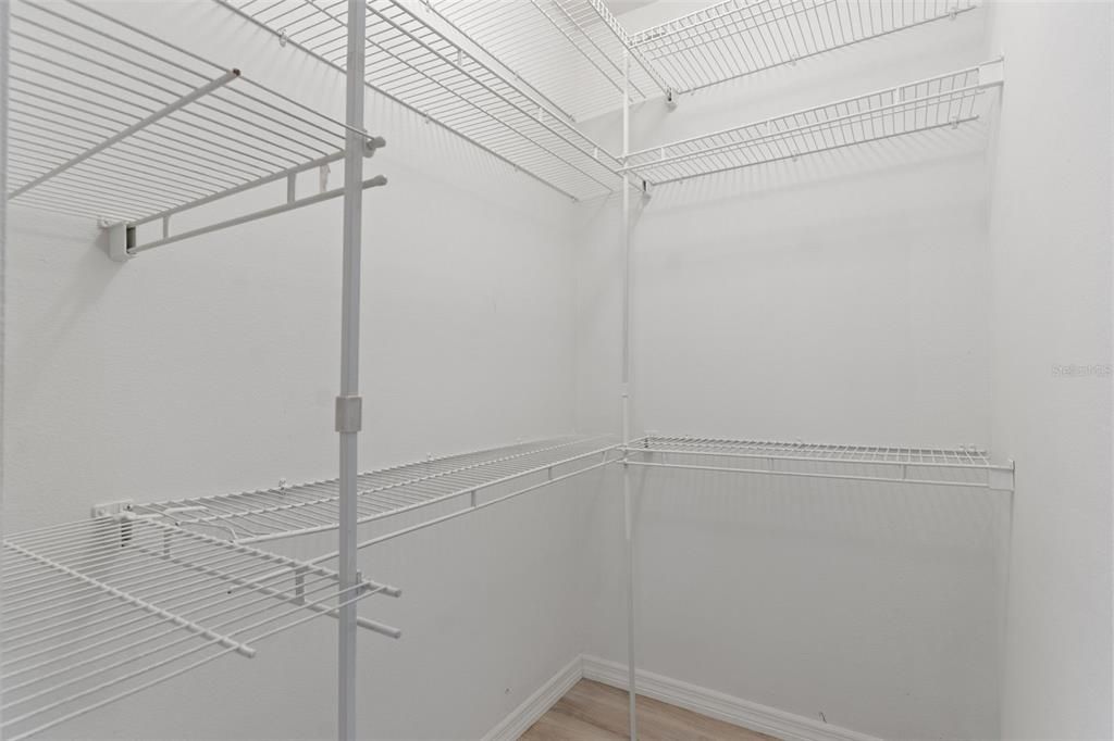 На продажу: $294,900 (4 спален, 2 ванн, 1472 Квадратных фут)