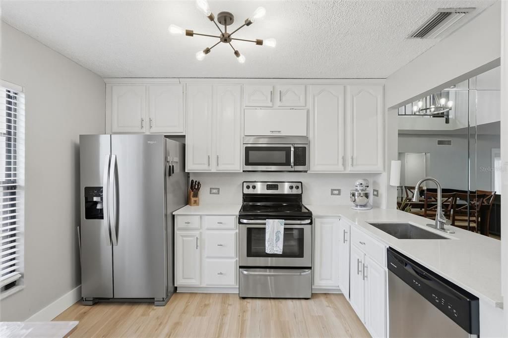 En Venta: $495,000 (3 camas, 3 baños, 1650 Pies cuadrados)