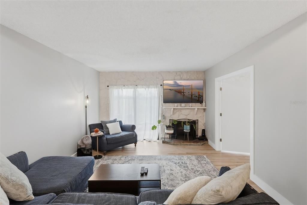 En Venta: $495,000 (3 camas, 3 baños, 1650 Pies cuadrados)