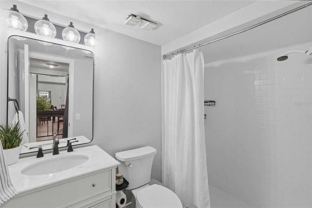 En Venta: $495,000 (3 camas, 3 baños, 1650 Pies cuadrados)