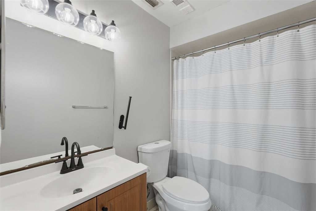 En Venta: $495,000 (3 camas, 3 baños, 1650 Pies cuadrados)