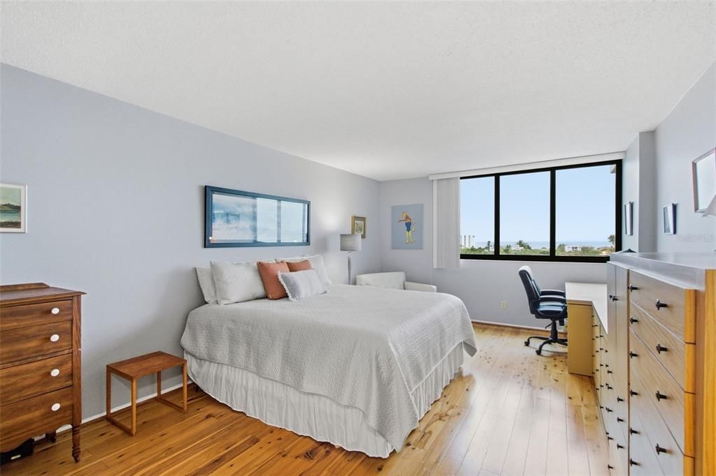 For Sale: $649,000 (2 beds, 2 baths, 1435 Square Feet)