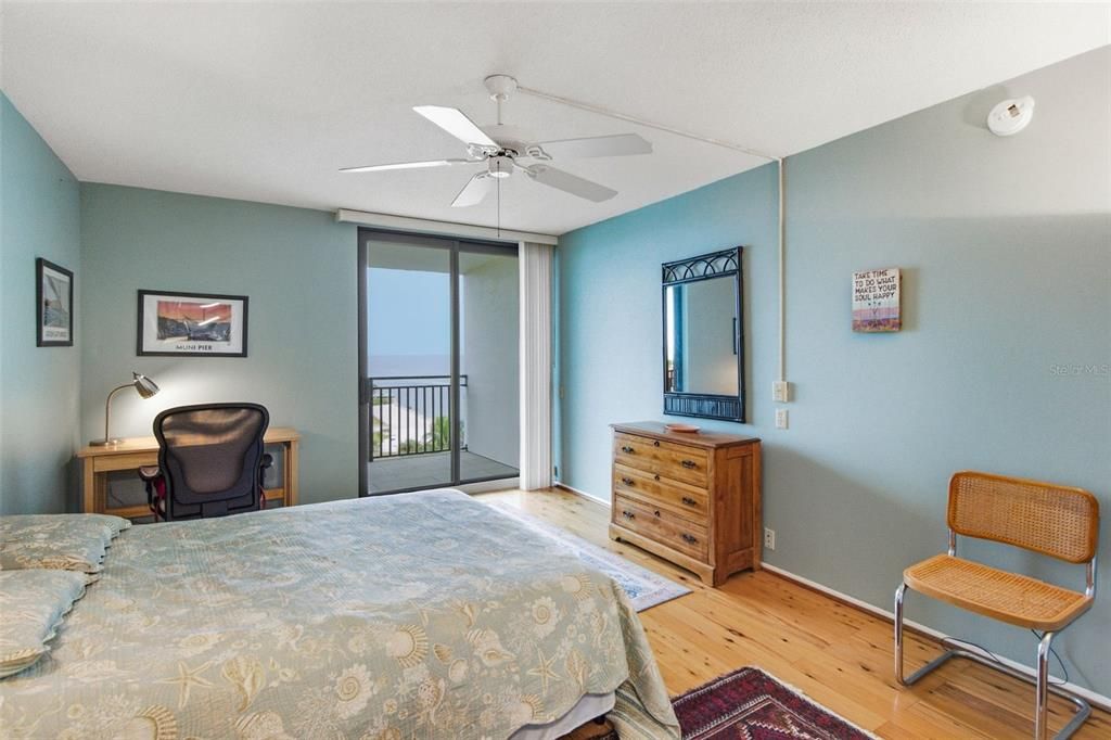 For Sale: $649,000 (2 beds, 2 baths, 1435 Square Feet)