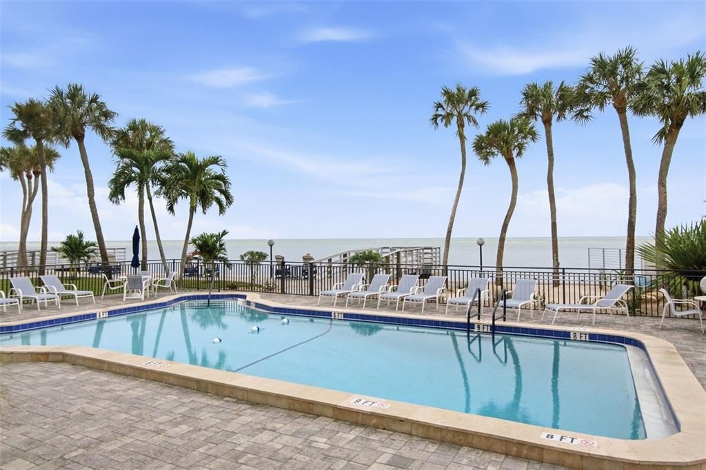 For Sale: $649,000 (2 beds, 2 baths, 1435 Square Feet)
