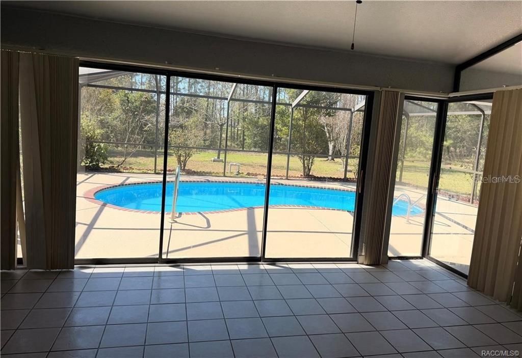 For Sale: $405,000 (3 beds, 2 baths, 2203 Square Feet)