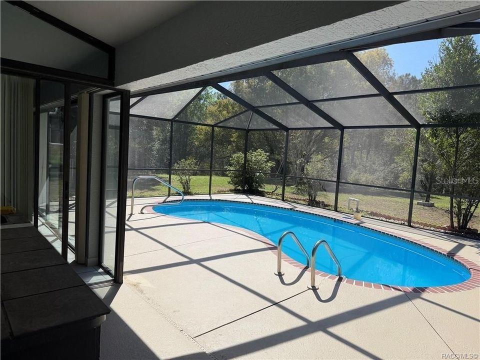 For Sale: $405,000 (3 beds, 2 baths, 2203 Square Feet)