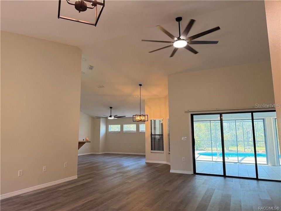For Sale: $405,000 (3 beds, 2 baths, 2203 Square Feet)