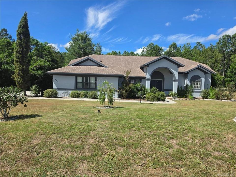 For Sale: $405,000 (3 beds, 2 baths, 2203 Square Feet)