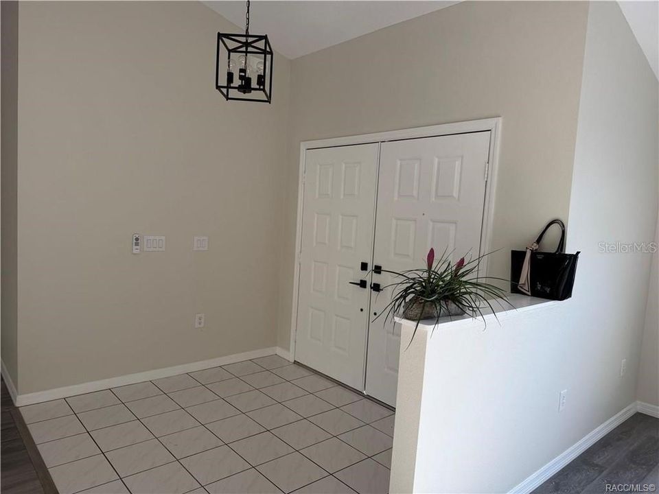 For Sale: $405,000 (3 beds, 2 baths, 2203 Square Feet)