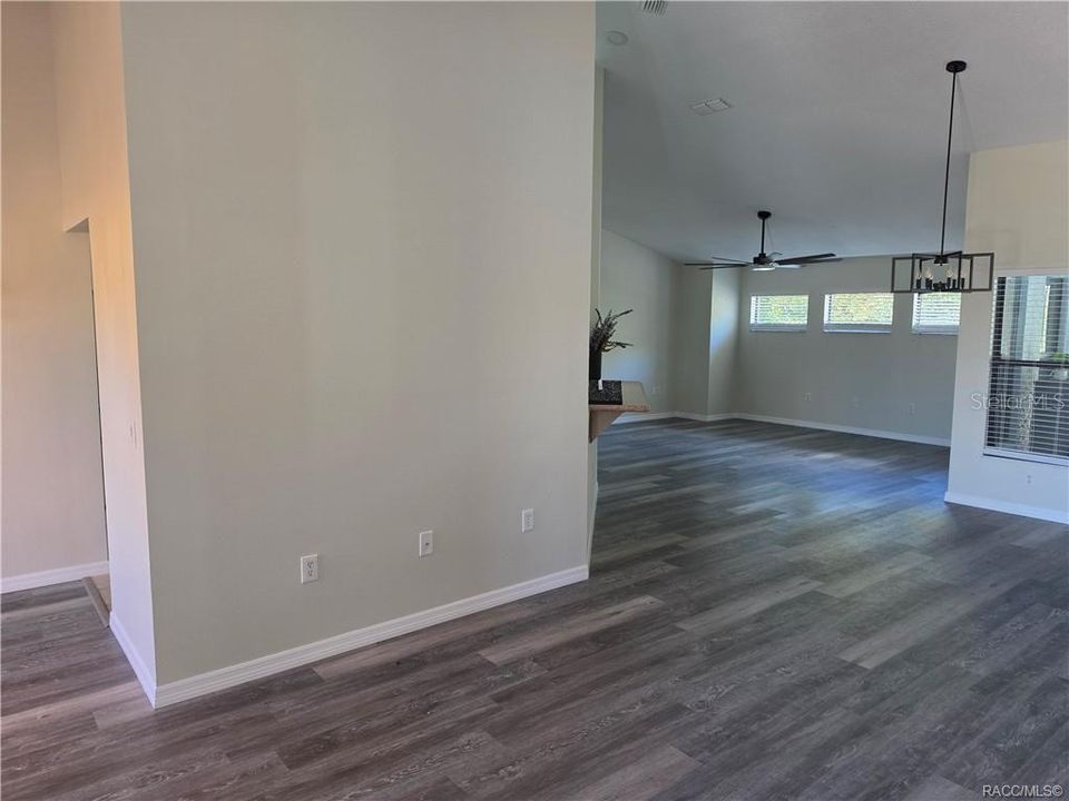 For Sale: $405,000 (3 beds, 2 baths, 2203 Square Feet)