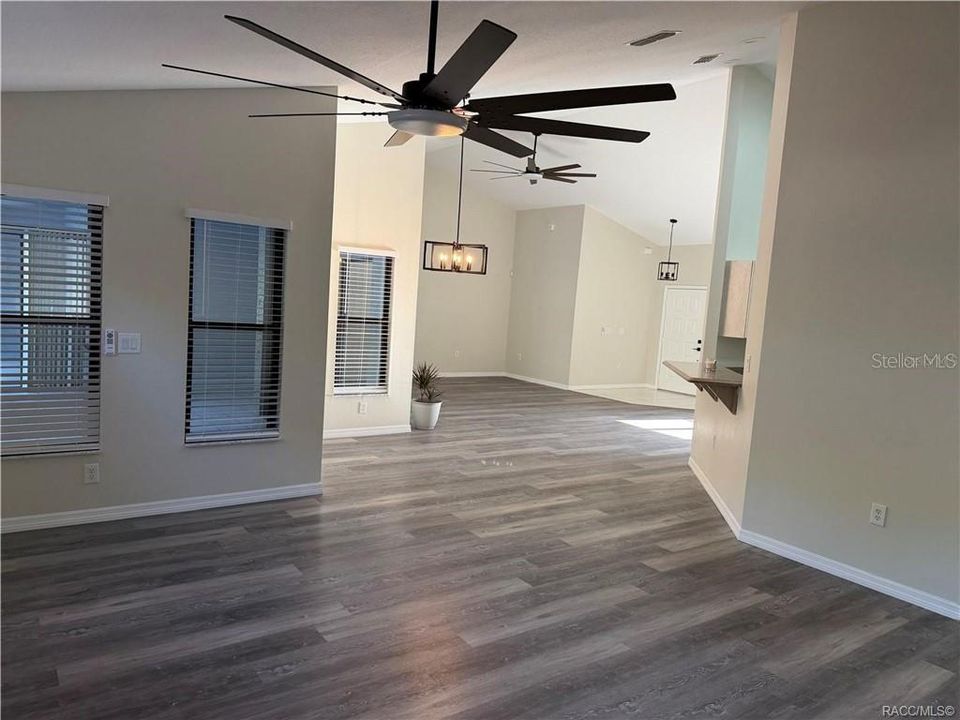 For Sale: $405,000 (3 beds, 2 baths, 2203 Square Feet)