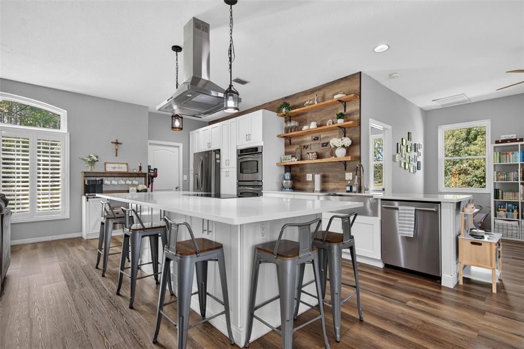 For Sale: $500,000 (3 beds, 2 baths, 1736 Square Feet)