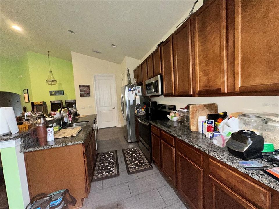 For Sale: $315,000 (3 beds, 2 baths, 1588 Square Feet)