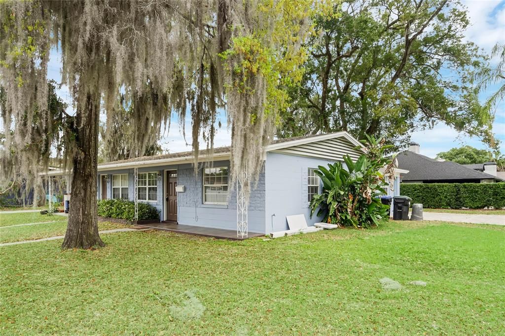 For Rent: $2,100 (3 beds, 2 baths, 1057 Square Feet)