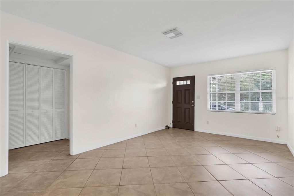 For Rent: $2,100 (3 beds, 2 baths, 1057 Square Feet)