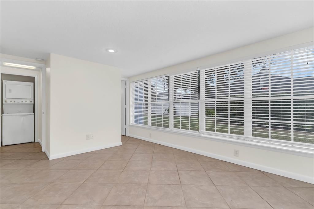 For Rent: $2,100 (3 beds, 2 baths, 1057 Square Feet)