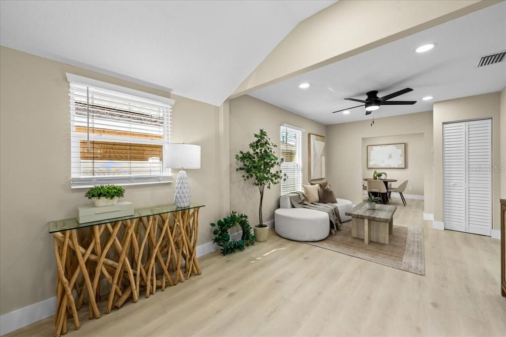 En Venta: $459,900 (2 camas, 2 baños, 1240 Pies cuadrados)