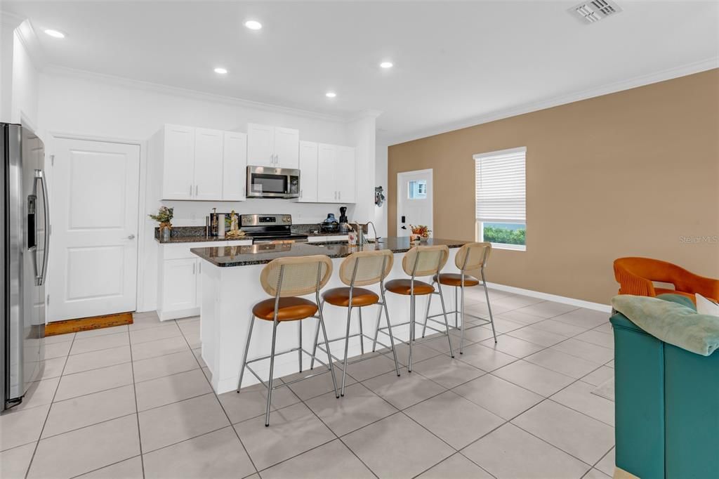 For Rent: $2,600 (3 beds, 2 baths, 1861 Square Feet)