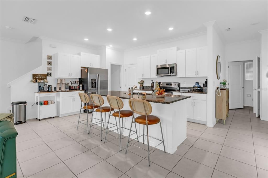 For Rent: $2,600 (3 beds, 2 baths, 1861 Square Feet)