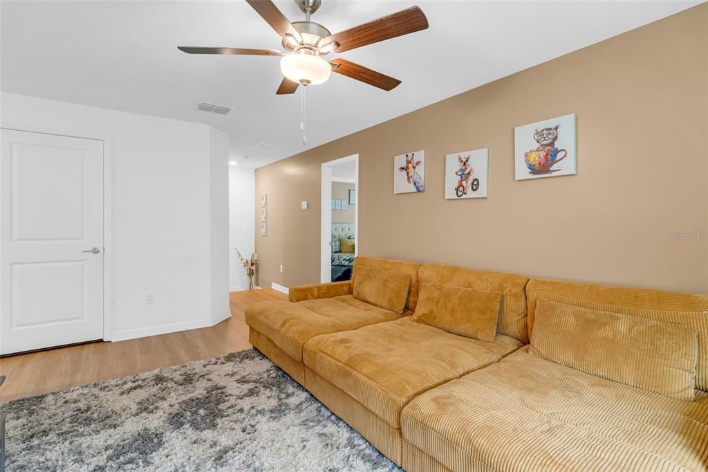For Rent: $2,600 (3 beds, 2 baths, 1861 Square Feet)