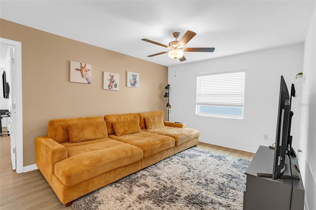 For Rent: $2,600 (3 beds, 2 baths, 1861 Square Feet)