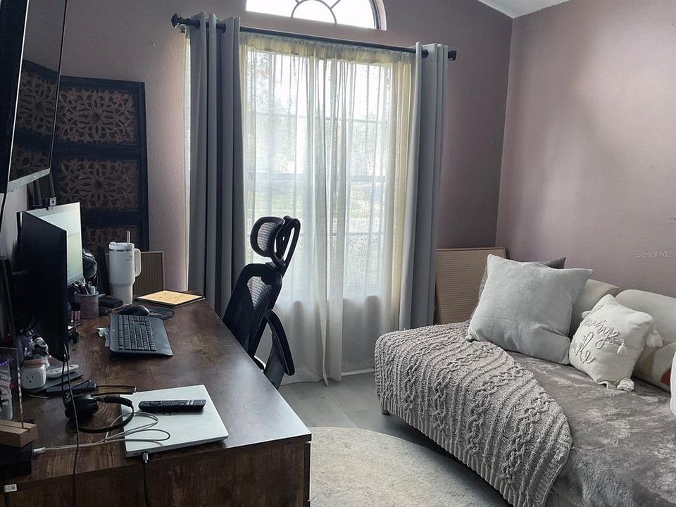 На продажу: $409,900 (3 спален, 2 ванн, 1324 Квадратных фут)