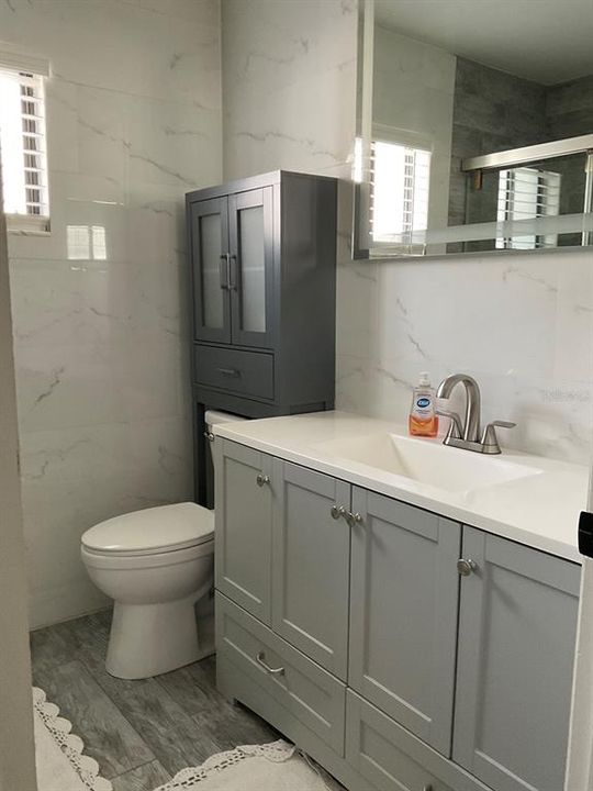 На продажу: $409,900 (3 спален, 2 ванн, 1324 Квадратных фут)