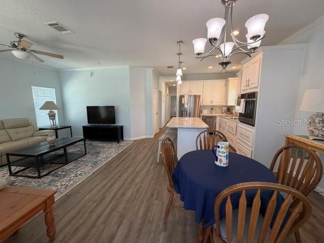 For Sale: $345,000 (2 beds, 2 baths, 1328 Square Feet)